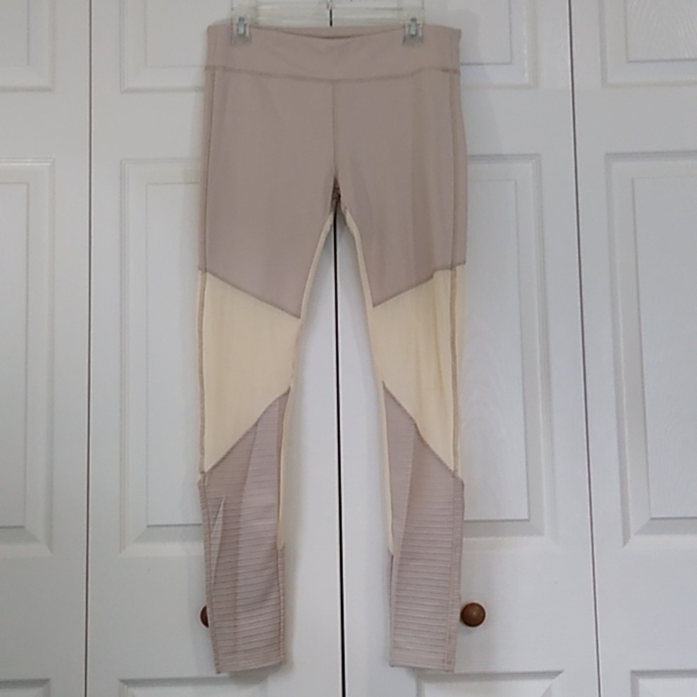 Electric Yoga Almost Nude Mesh Inset Legging - Large - Picture 4 of 15